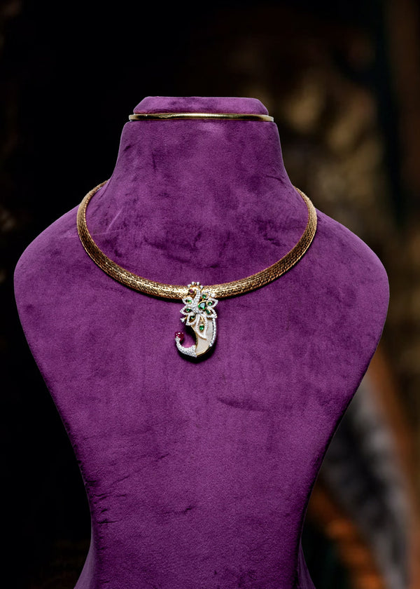 Italian Kanti With Tiger Claw Diamond Pendant