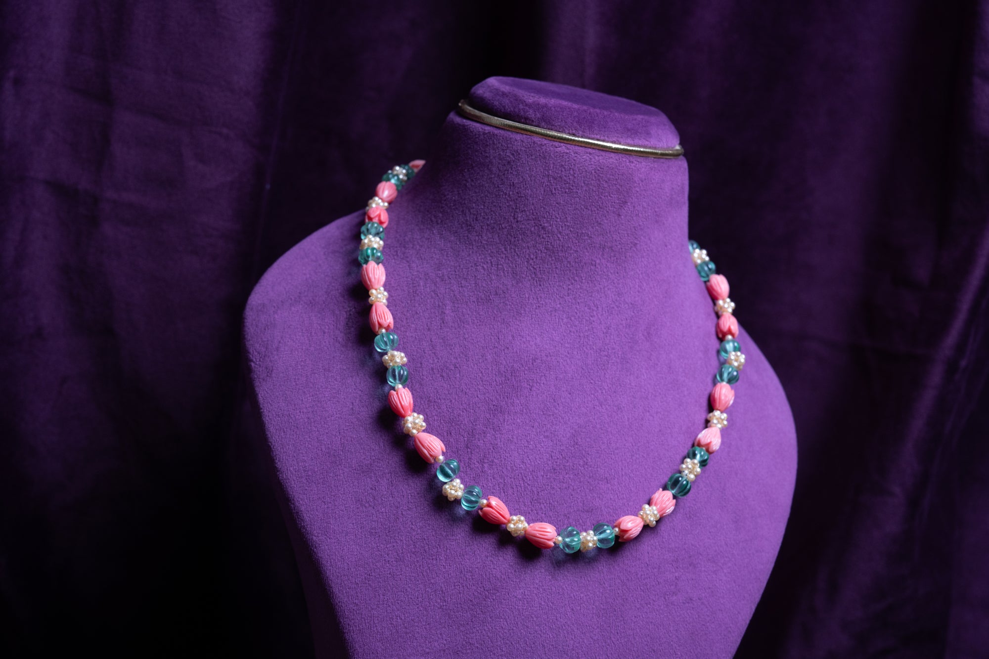 Russian Emerald Faceted Rondelle Pumpkin & White South Sea Balls & Synthetic Coral Carved Thulips Choker
