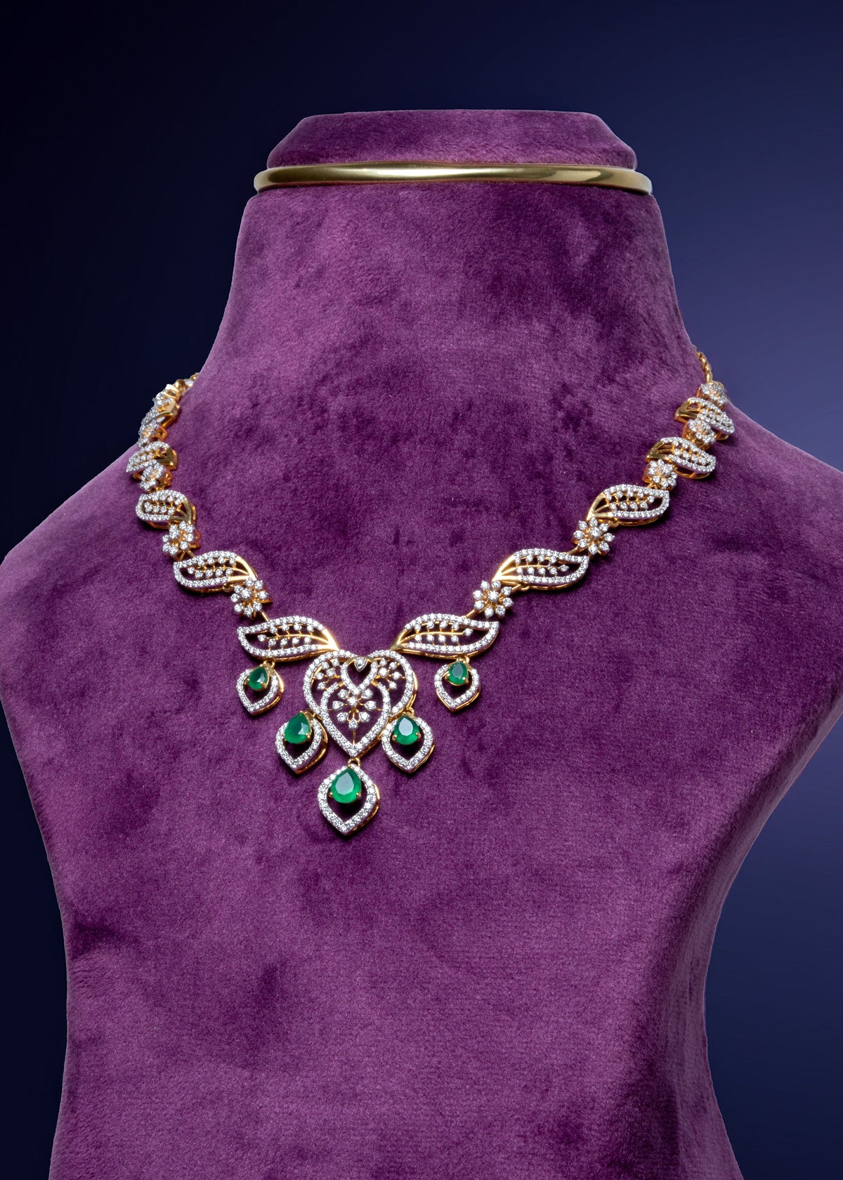 Lab Grown Diamond Heart Motif Lab-Grown Leafy Necklace