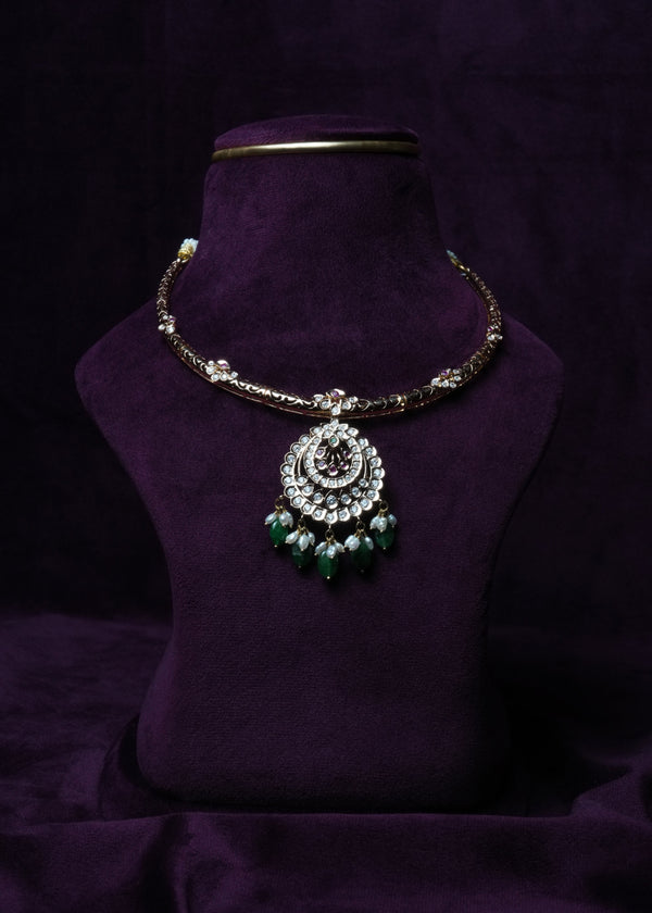 Emerald Crescent Pearl Hasil Necklace