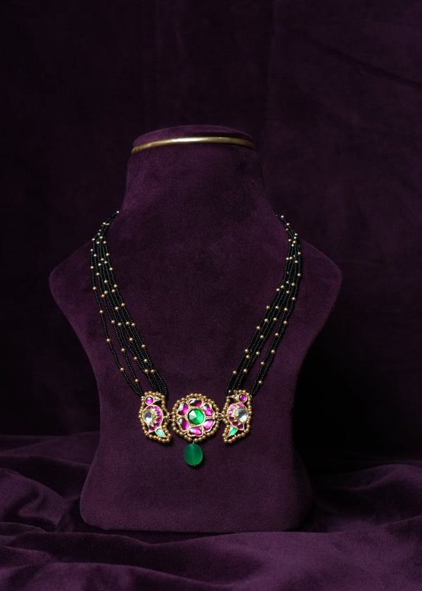 Kemp & Kundan Central emerald beaded Motif Mangal sutra