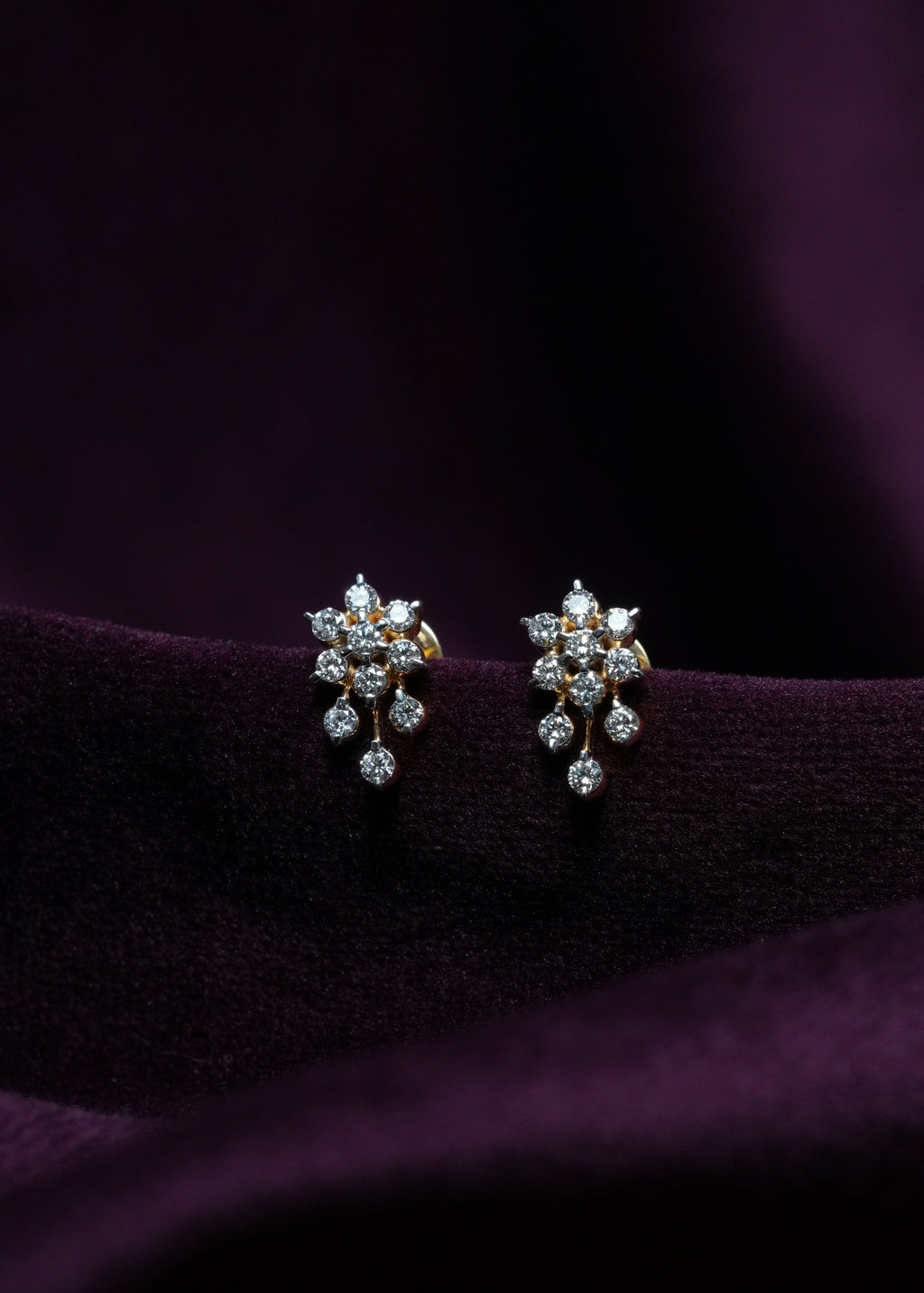 Lab-Grown Diamonds Petite Flora Dewdrop Studs