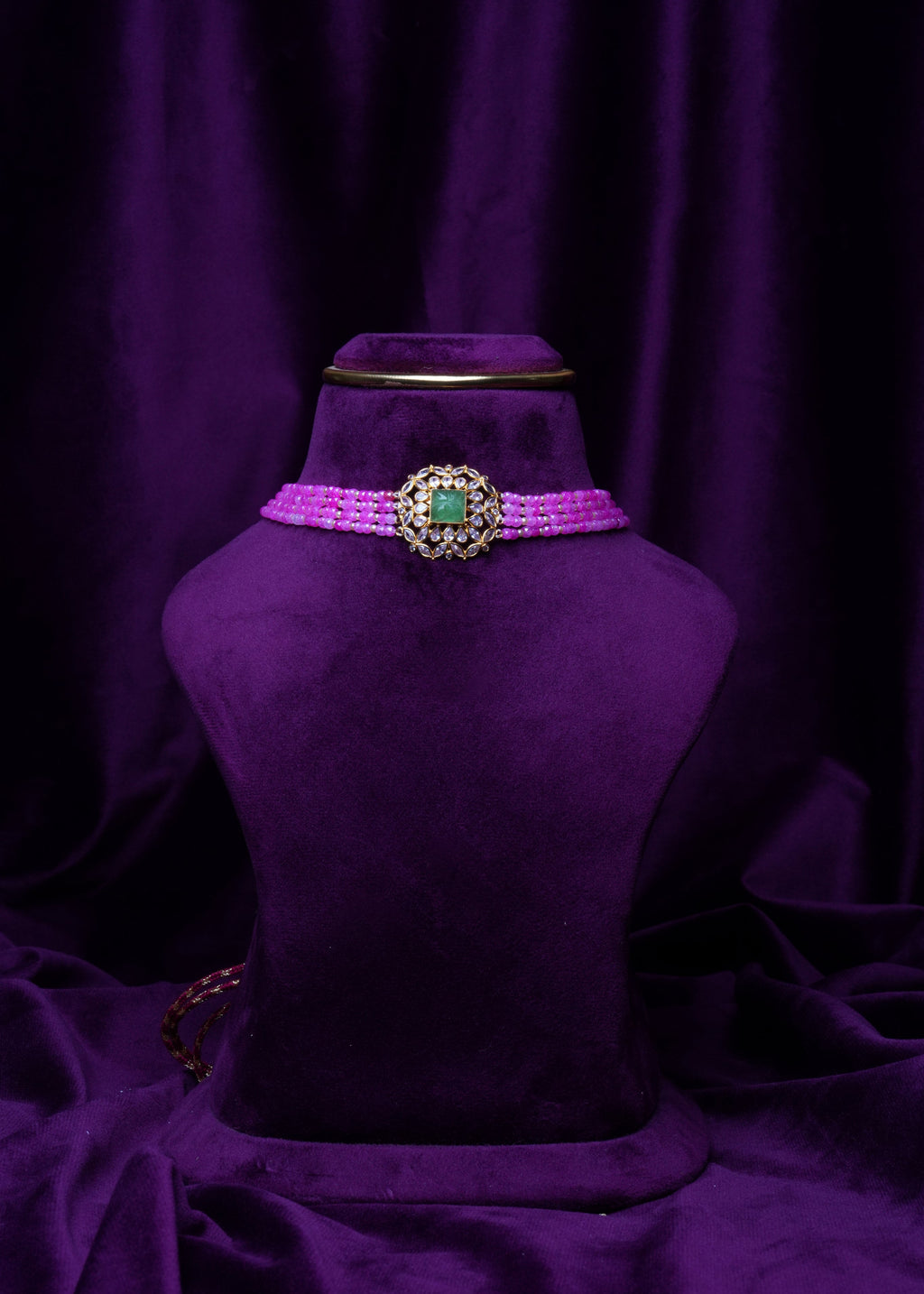 Nakshi Side and Middle Carved Green Emerald Mugappu Pink Zircon Beads Choker