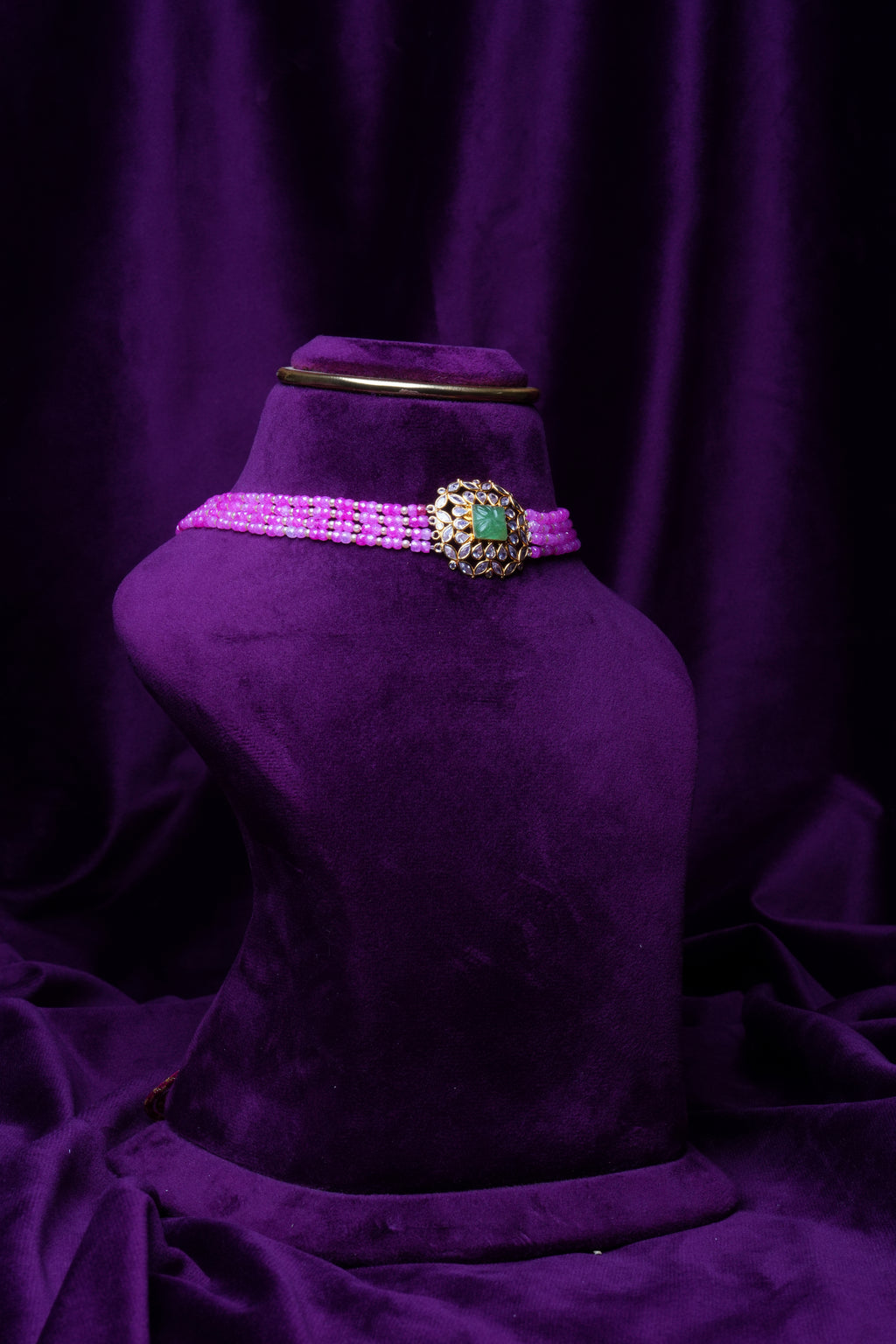 Nakshi Side and Middle Carved Green Emerald Mugappu Pink Zircon Beads Choker