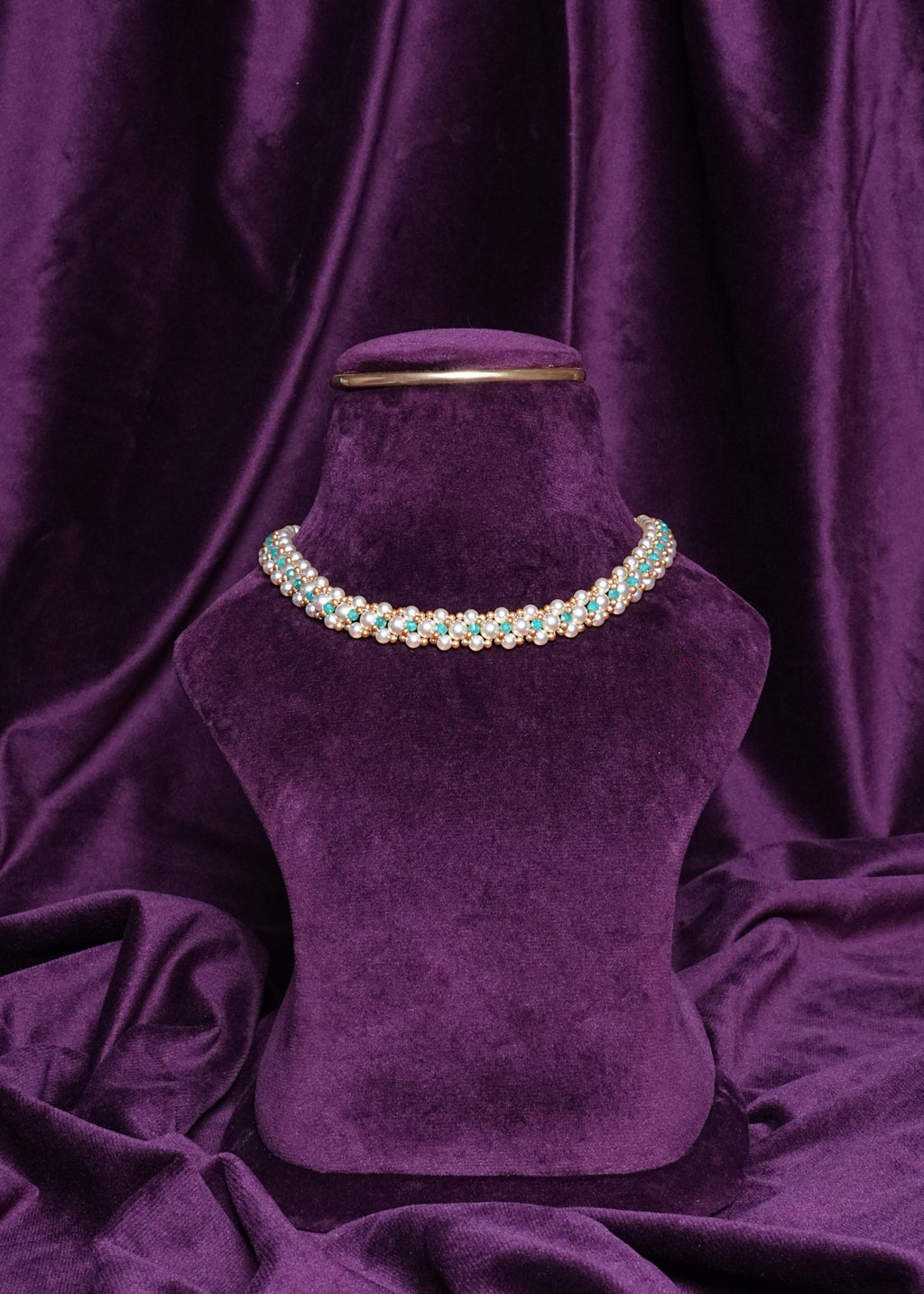 Beaded Interlocking Emerald Wave Triple Pearl Ribbon Lattice Choker