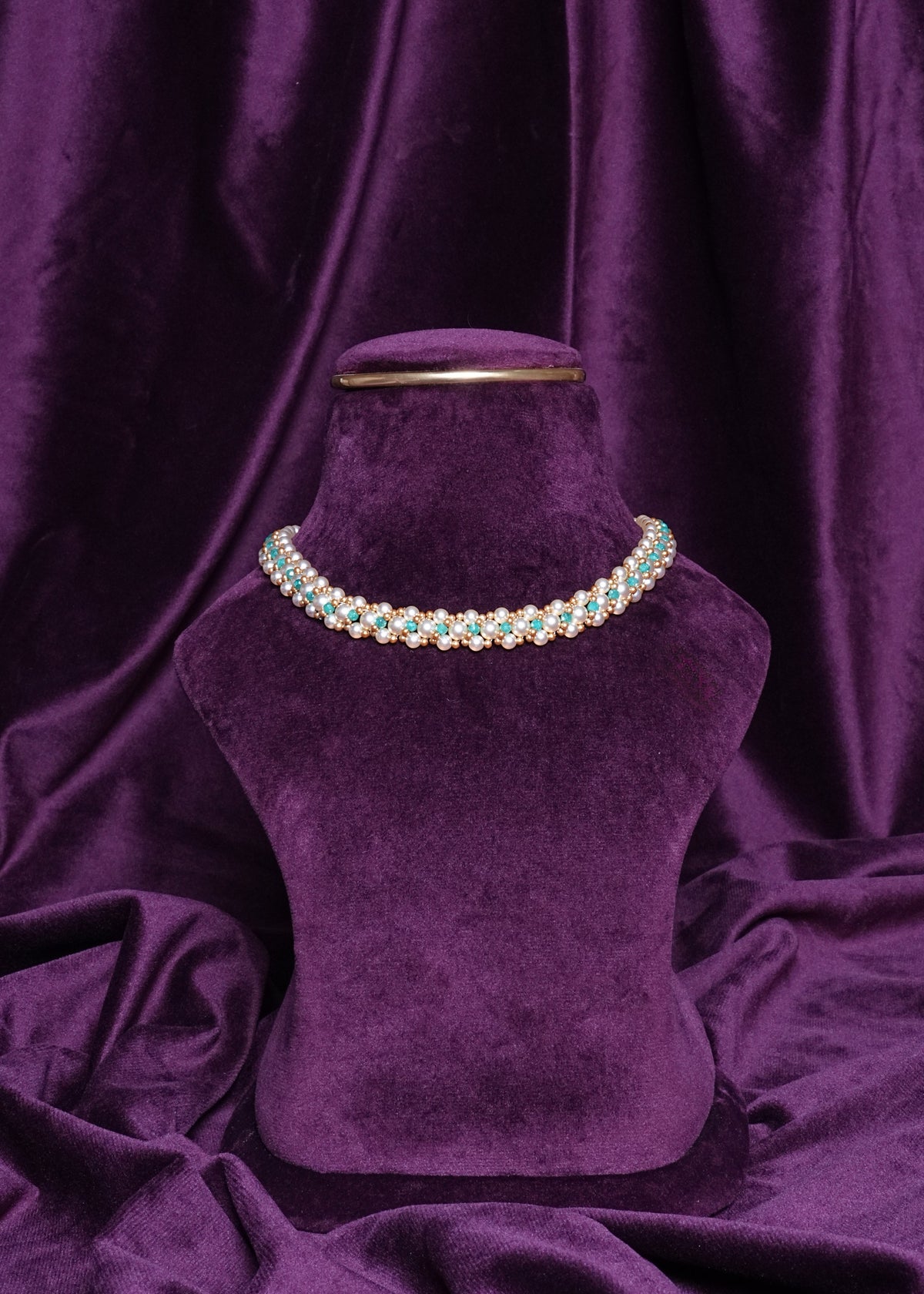Beaded Interlocking Emerald Wave Triple Pearl Ribbon Lattice Choker