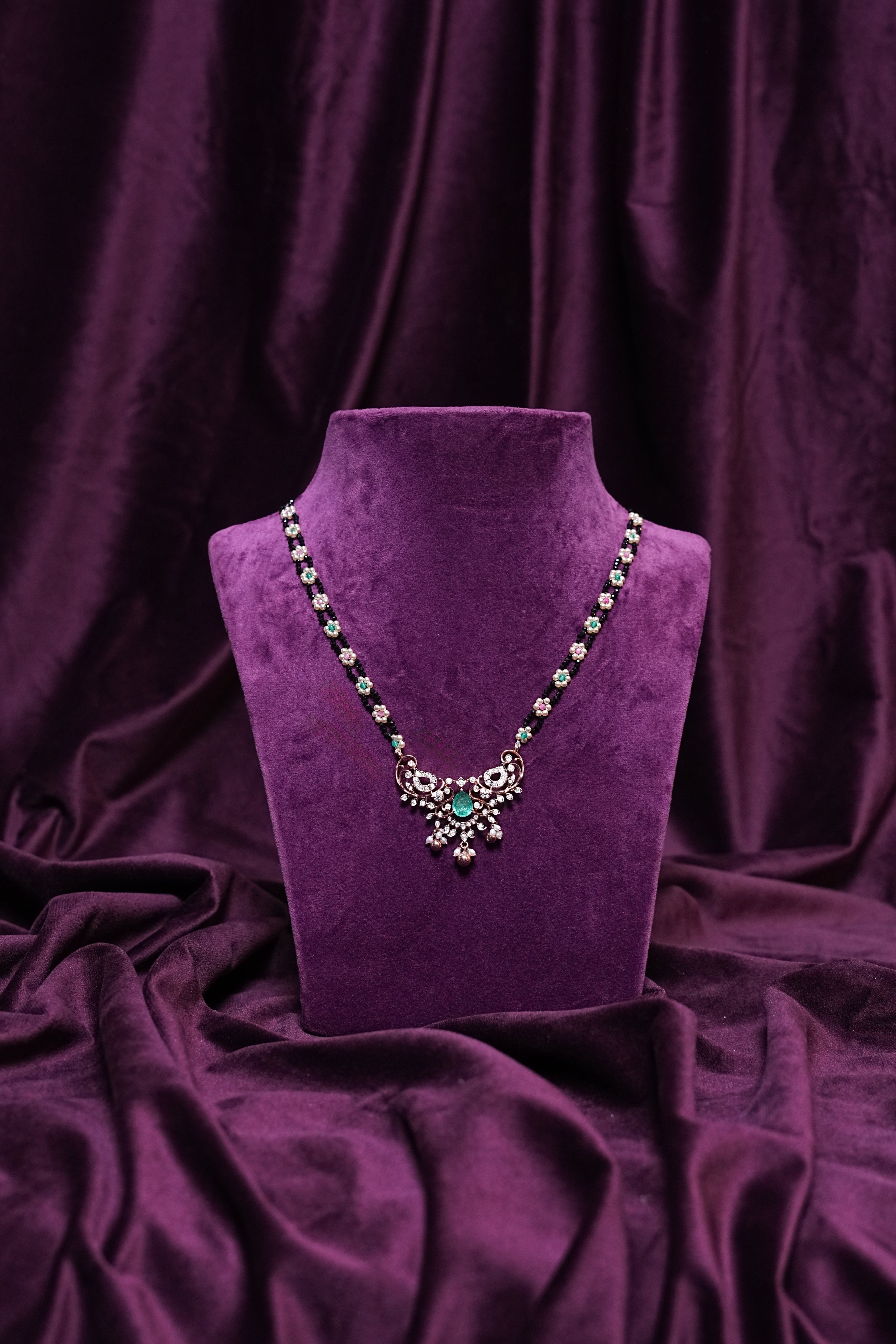 Black CZS, South Sea Pearls Gemstone Sappahires Karimani With Russian Emerald Lab Grown Diamond Tanmaniya