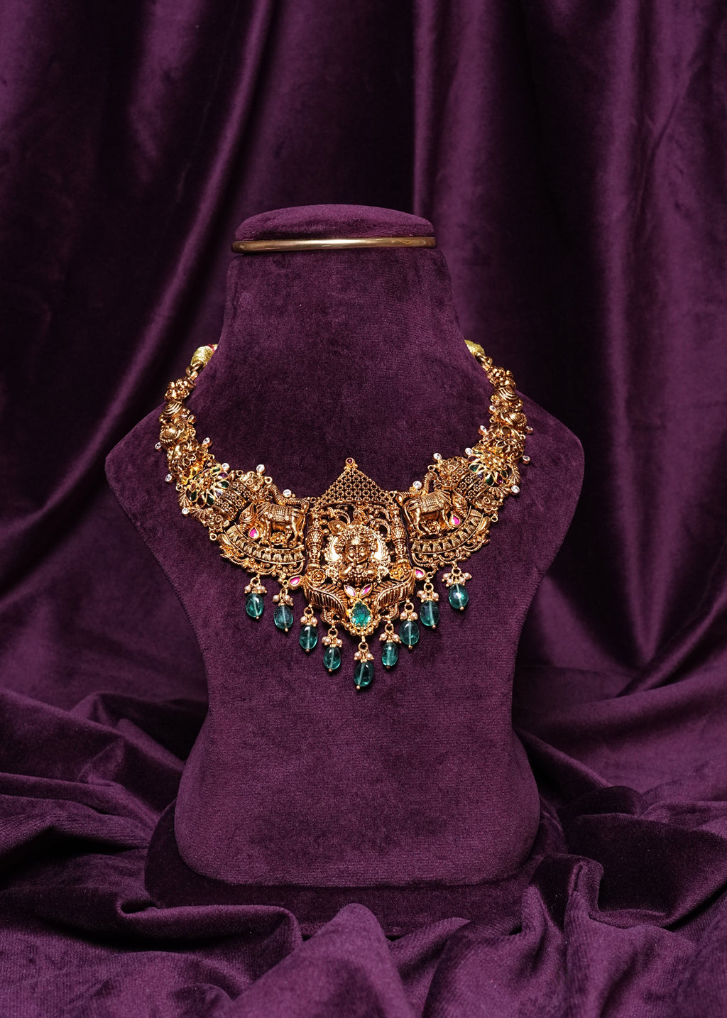 Nakshi Krishna Kamadhenu Temple Necklace