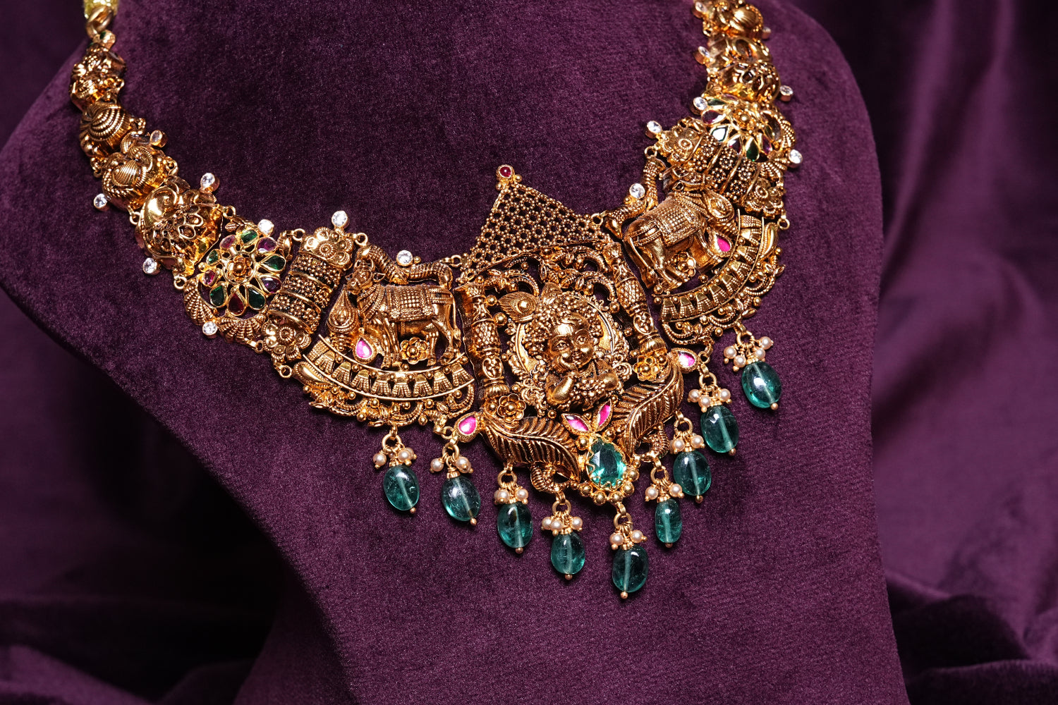 Nakshi Krishna Kamadhenu Temple Necklace
