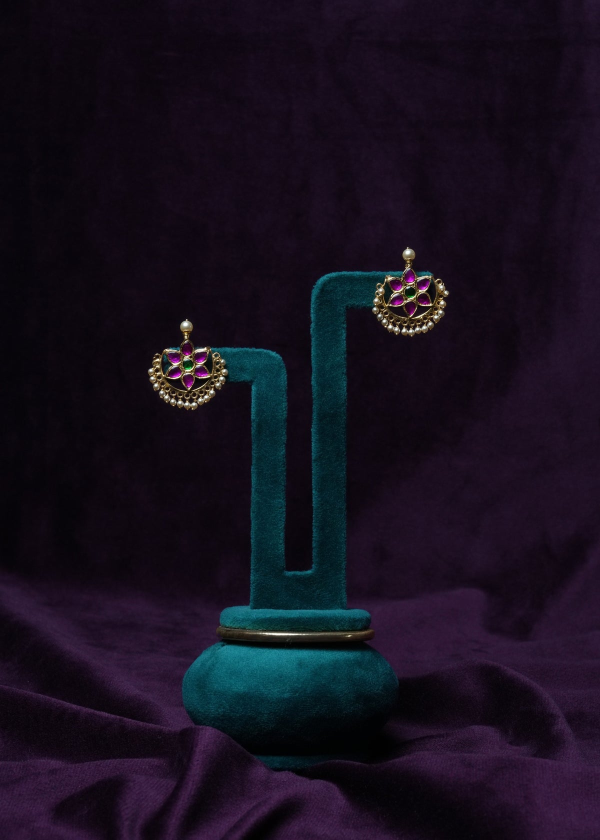 Motif Kundan Crescent Studs