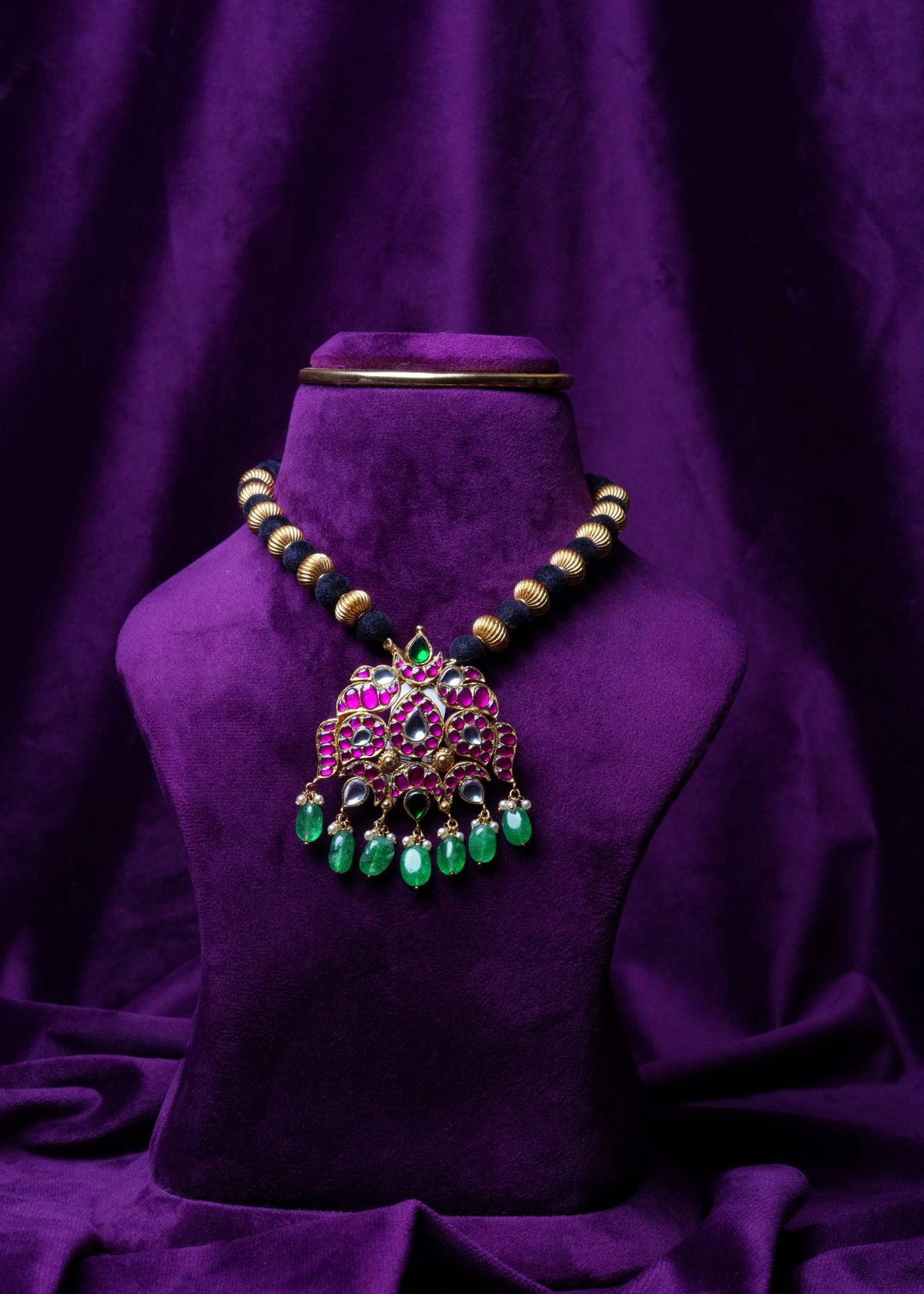 Shahi Emerald Droplet Kemp Thread Necklace