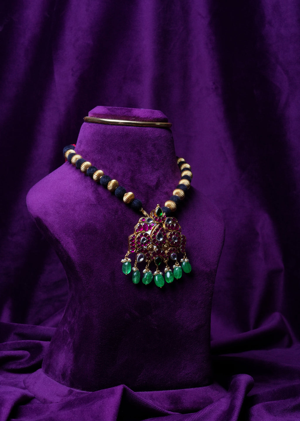 Shahi Emerald Droplet Kemp Thread Necklace