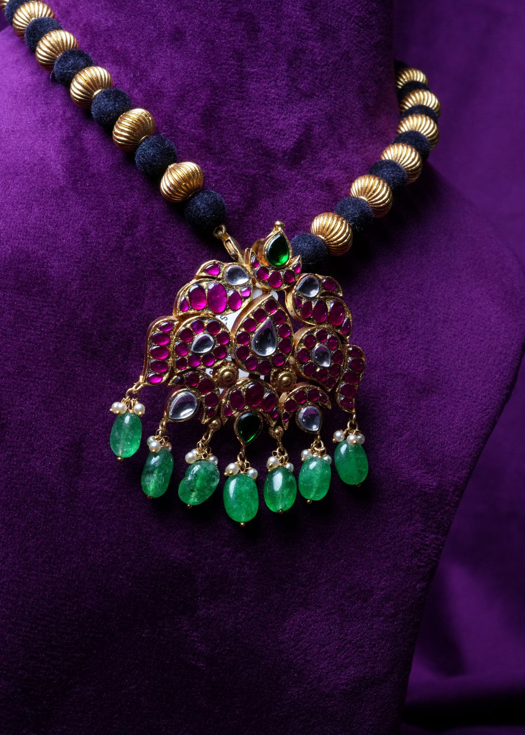 Shahi Emerald Droplet Kemp Thread Necklace