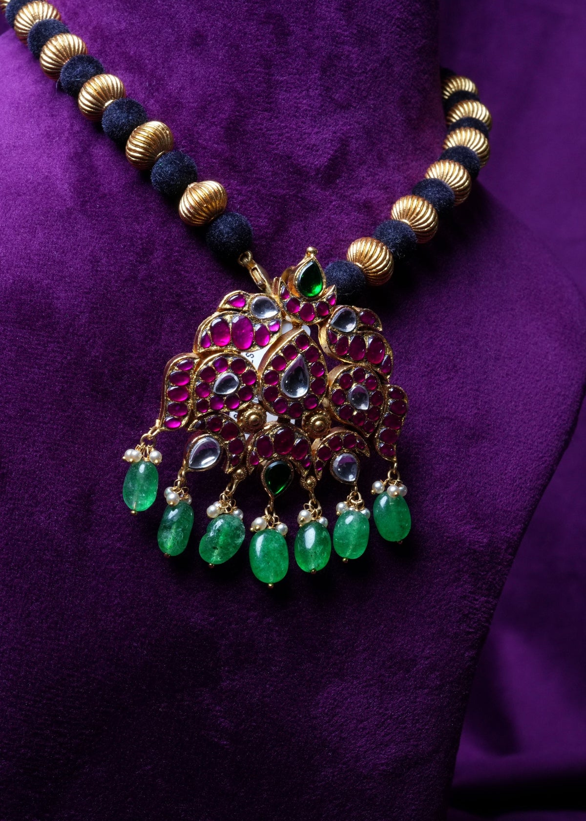 Shahi Emerald Droplet Kemp Thread Necklace