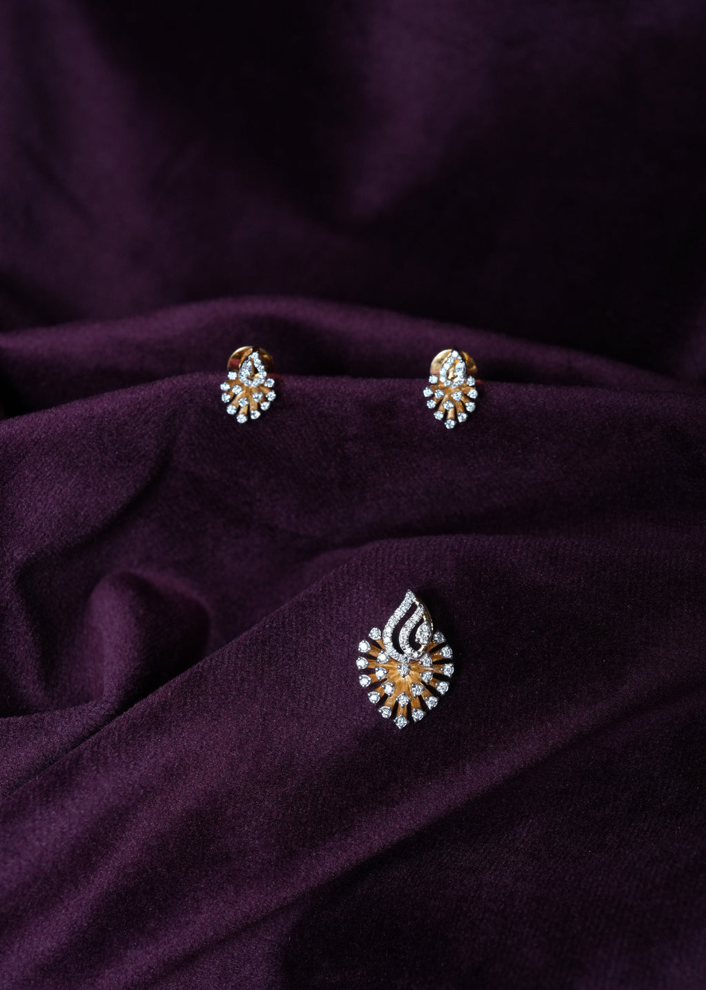 Swarna Kalka Lab-Grown Diamond Accent Pendant