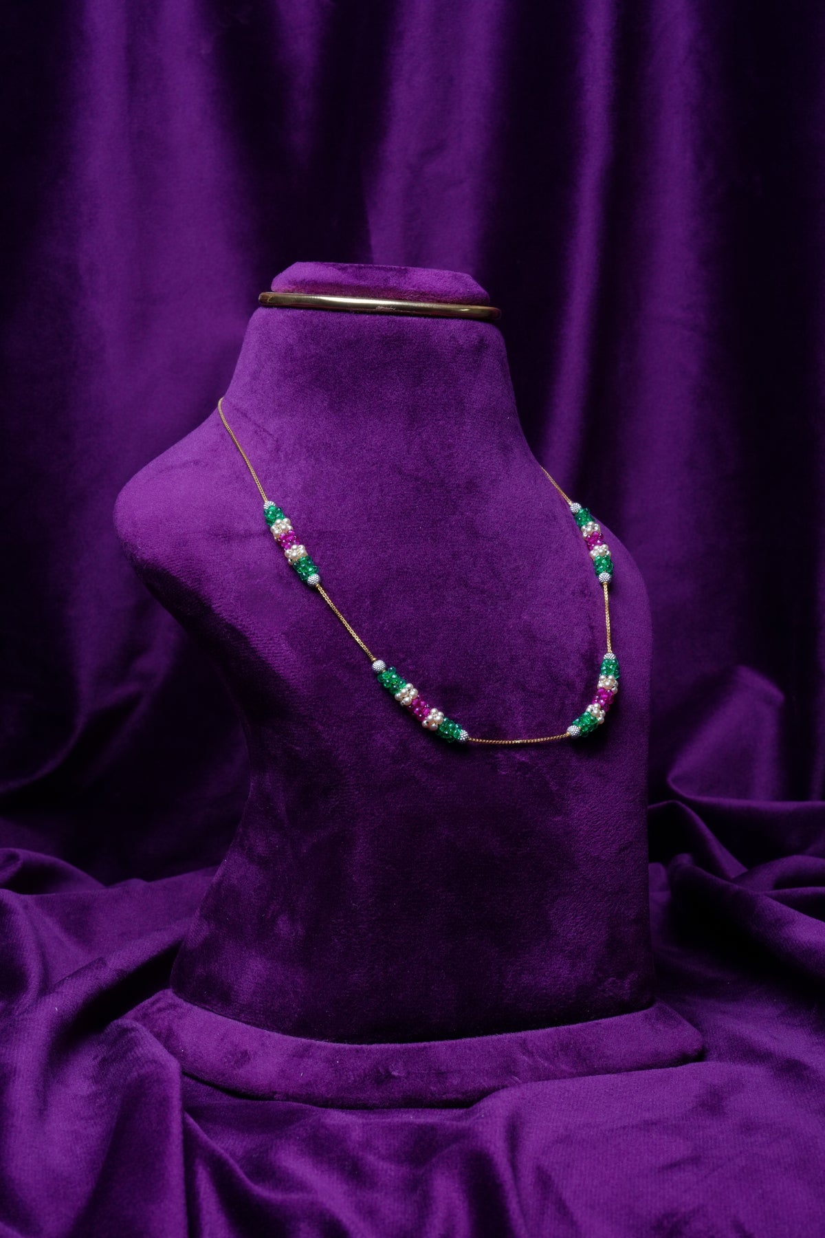 The Navratan Motif Chain