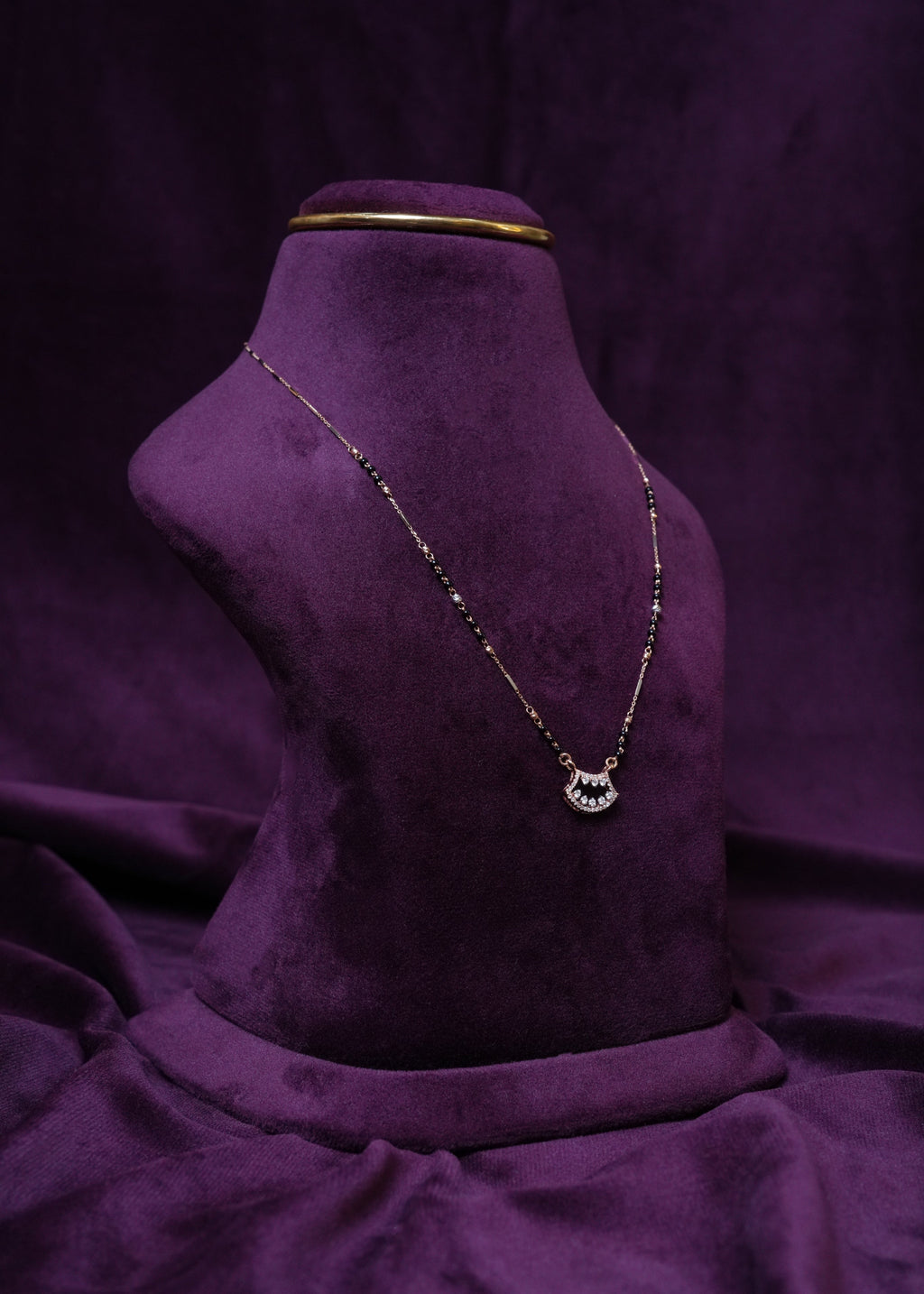 The Tiara Arch lab-grown diamond Mangal sutra